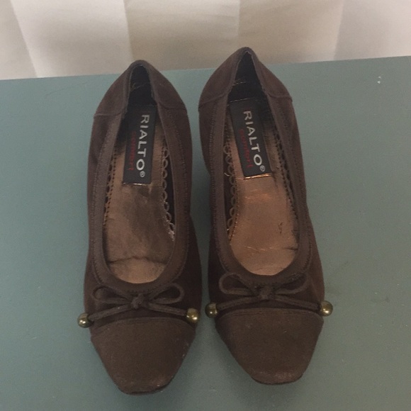 Shoes - Picture 1 of 3